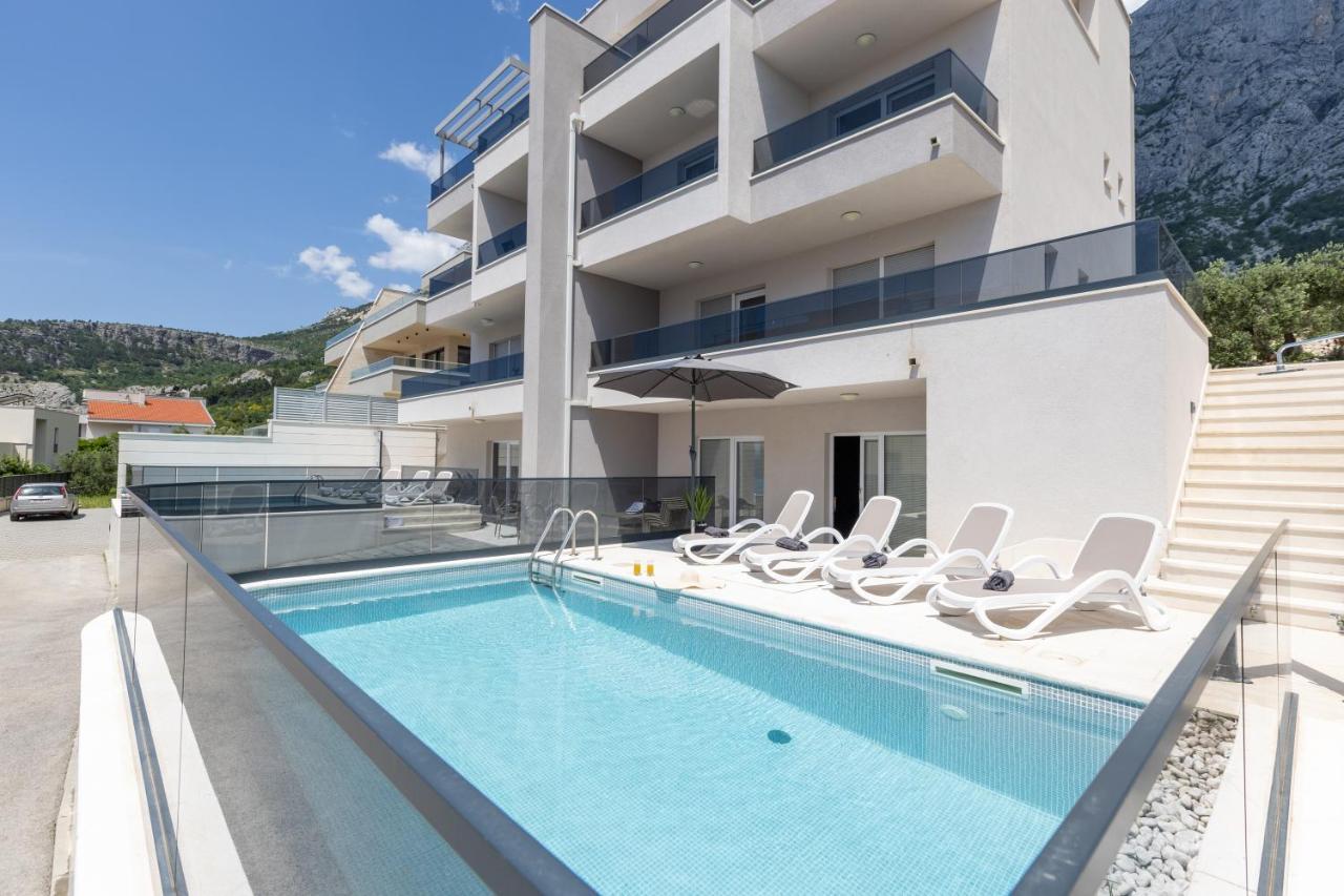 Villa Toni With Pool And Jacuzzi *