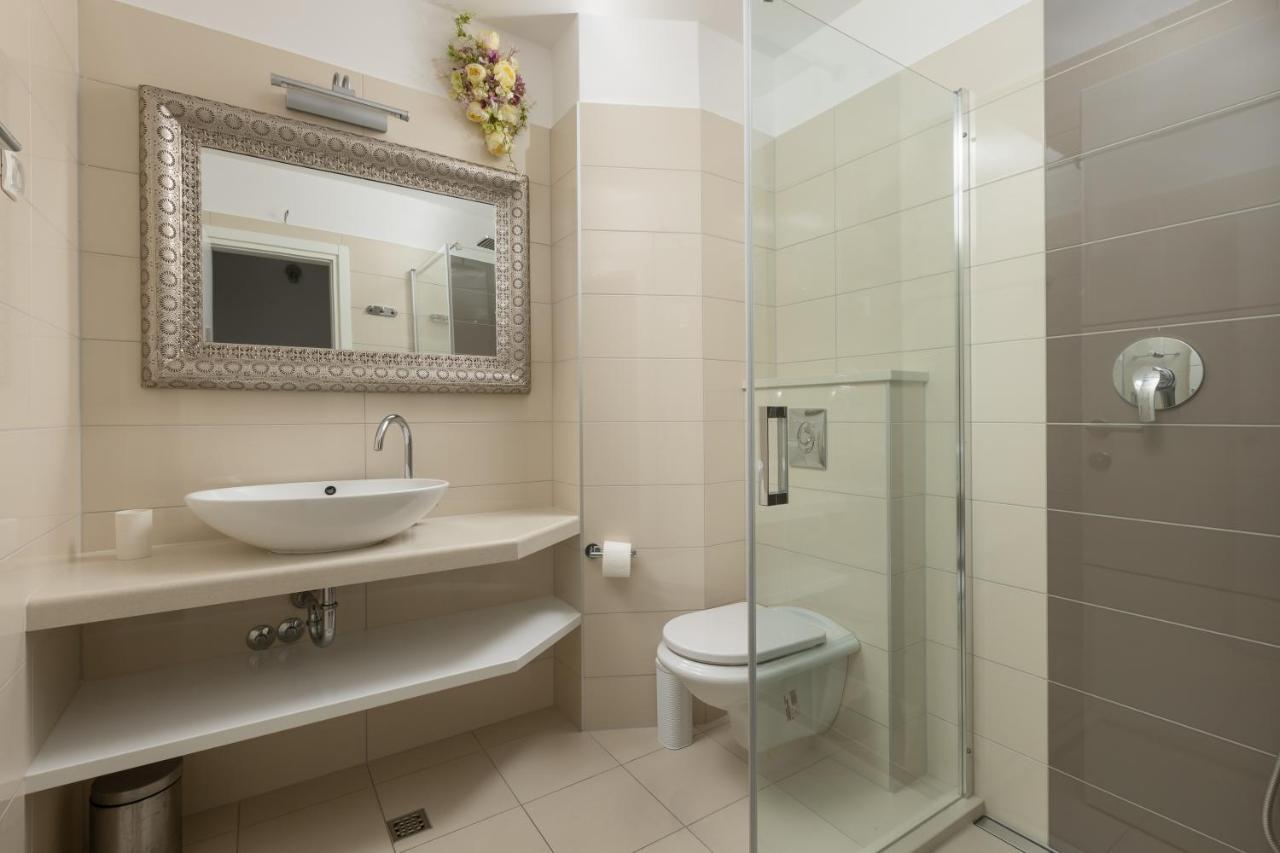 Villa Toni With Pool And Jacuzzi Makarska